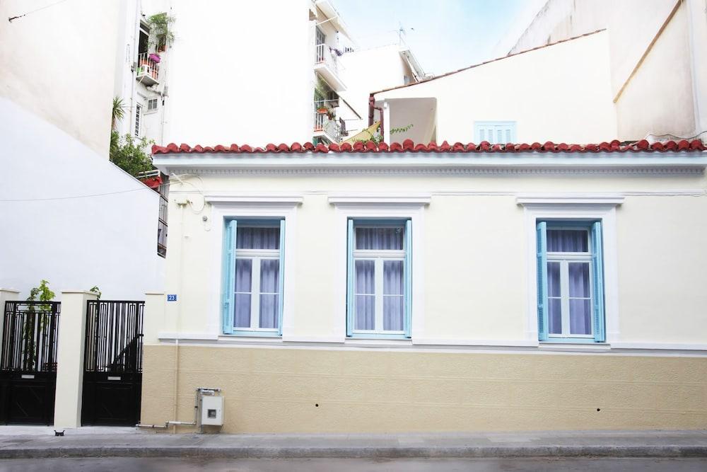 Live In Athens, Thiseio Historic House ภายนอก รูปภาพ