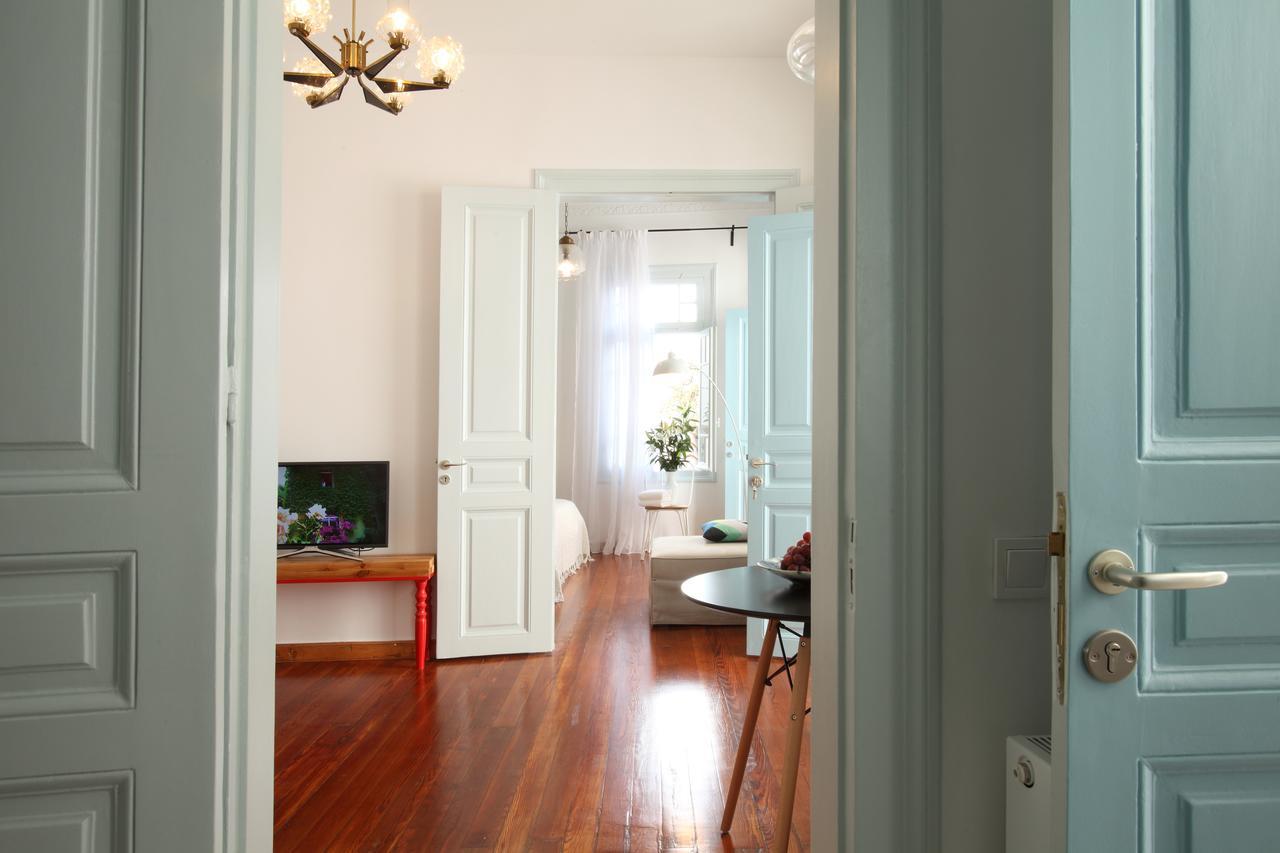 Live In Athens, Thiseio Historic House ภายนอก รูปภาพ