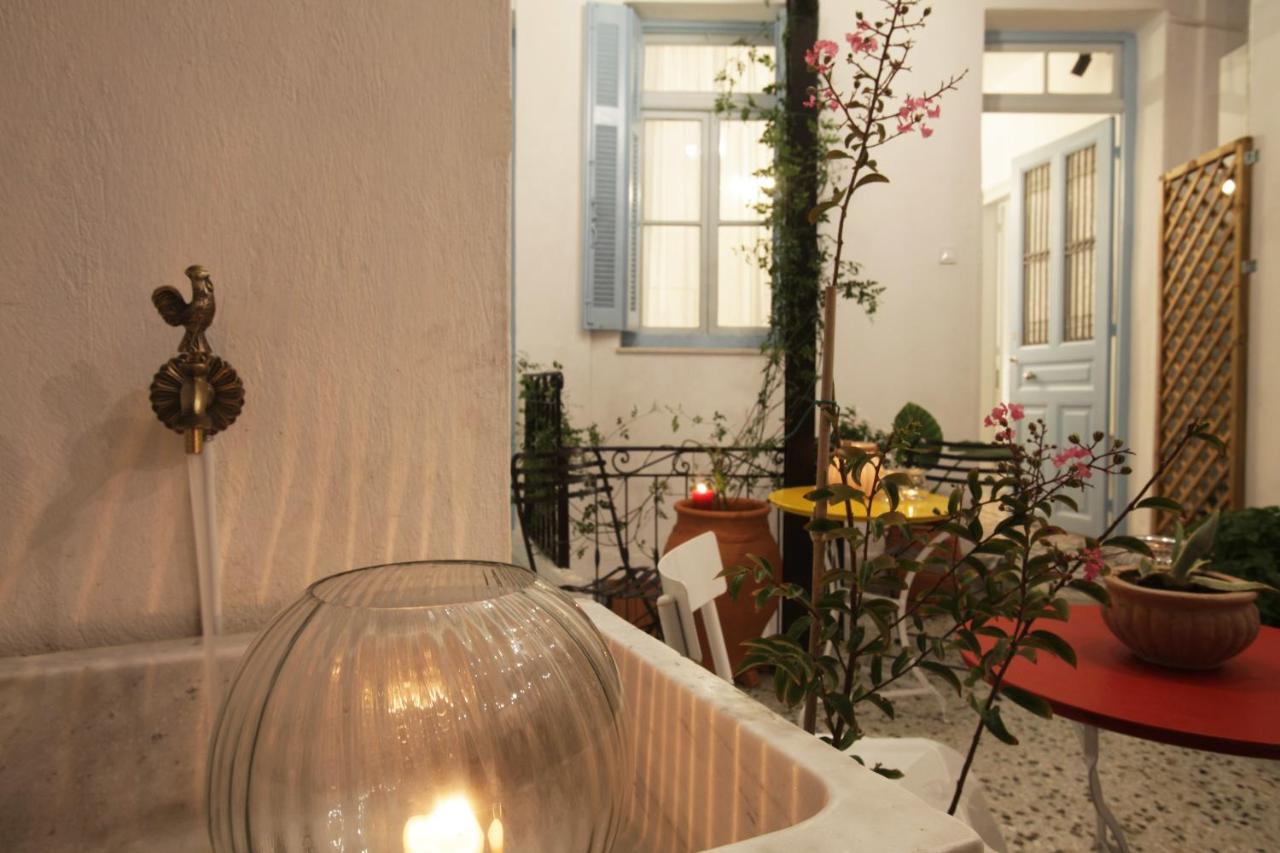 Live In Athens, Thiseio Historic House ภายนอก รูปภาพ
